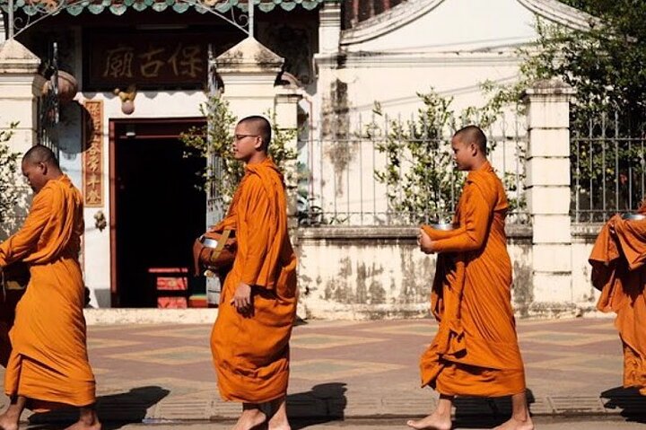 Explore Battambang full day tour by Tuk Tuk (start from 9am-6:30pm)