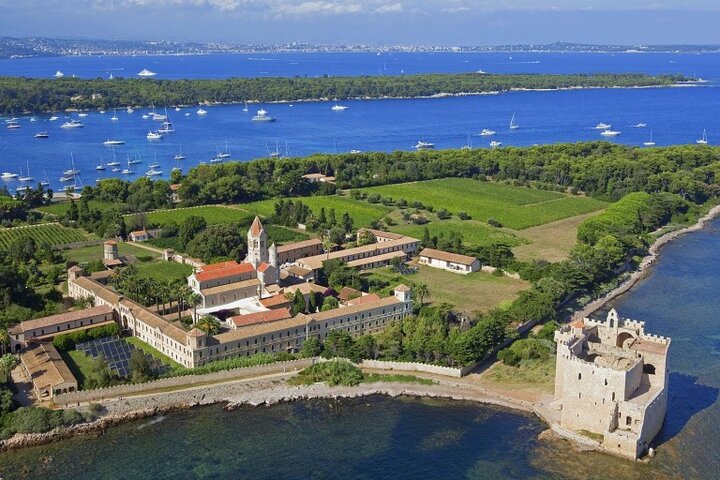 Private Luxury Boat Tour from Cannes to the Lerins Islands