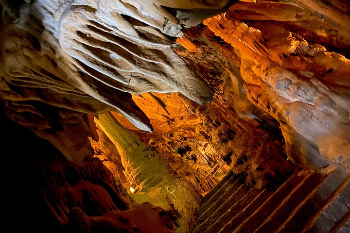 From Belgrade: Best of East (Resava Cave & Lisine Waterfall)