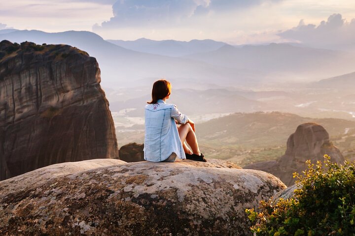 Meteora: Monasteries Tour with Lunch and Athens Transfer Option