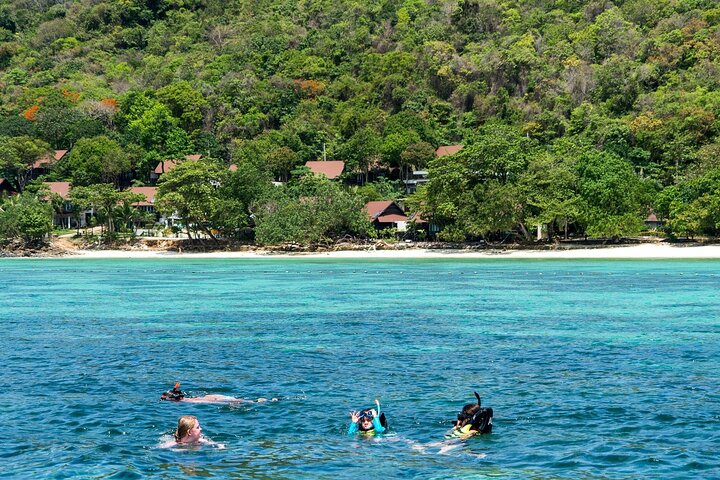 Phi Phi Island Adventure Day Tour from Phuket Speedboat/Catamaran