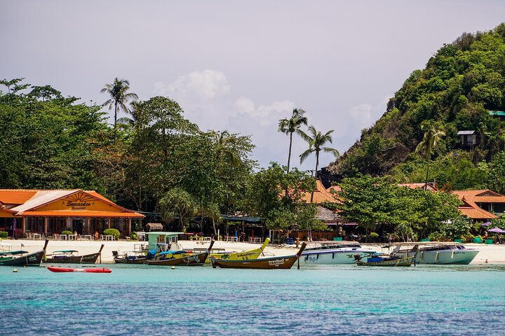 Best of Phi Phi Island Adventure Day Tour with Lunch from Phuket