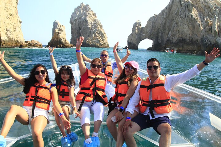 Cabo Clear Boat Tour to the Arch: Hotel Pickup Available