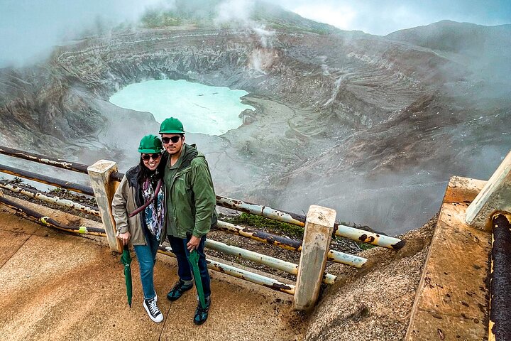 Poás Volcano and Coffee Tour with Tasting and La Paz Falls