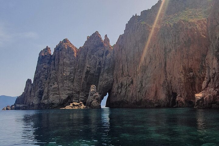De Sagone/Cargèse: Scandola Girolata 2h Calanques Piana Swimming