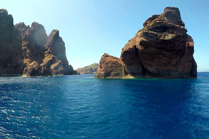 De Sagone/Cargèse: Scandola Girolata 2h Calanques Piana Swimming