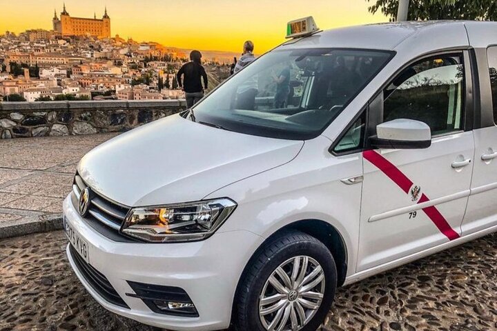 Private tour in Toledo with train station pick-up and panoramic taxi tour