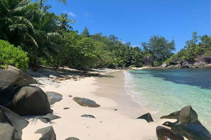 Beautiful island tour 5-6 hours | Mahé, Seychelles | Private Tour