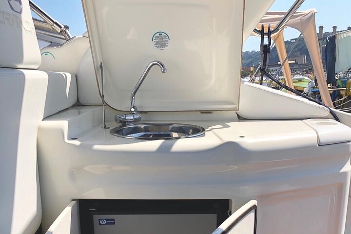 2-Hour Aperitif by Boat at Sunset under Mount Jupiter