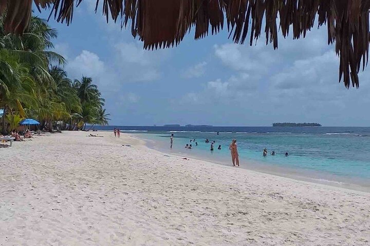 San Blas Islands 4D/3N Trip with Holandeses Cays & Boat Tour