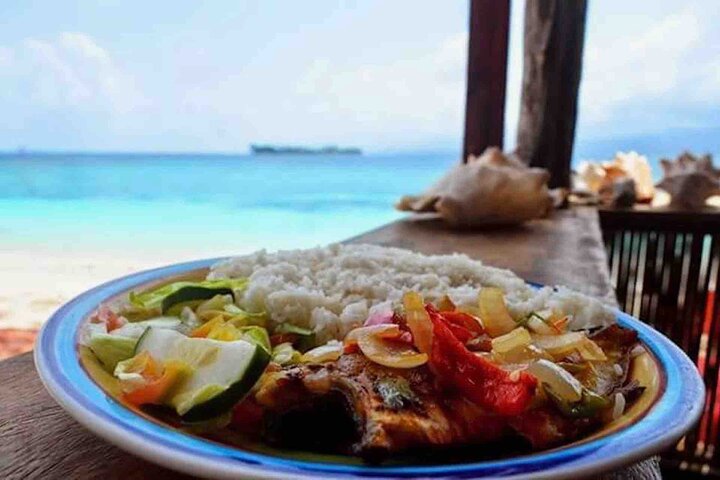San Blas Islands 4D/3N Trip with Holandeses Cays & Boat Tour