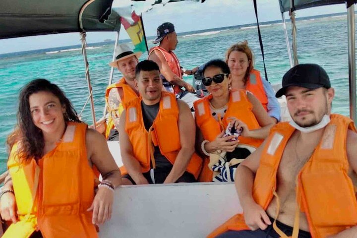 San Blas Islands 4D/3N Trip with Holandeses Cays & Boat Tour