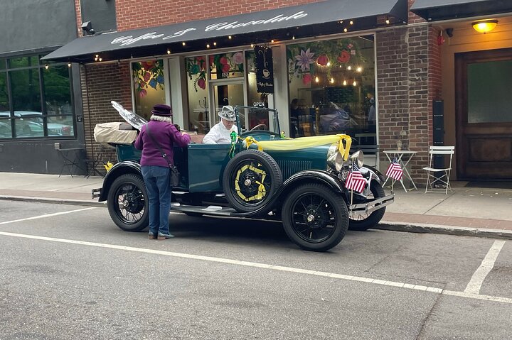Downtown Knoxville Hidden Tour w/ Ice Cream, Coffee & Tennessee River Gems