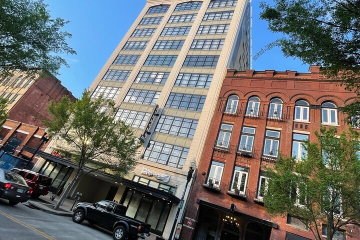 Downtown Knoxville Hidden Tour w/ Ice Cream, Coffee & Tennessee River Gems