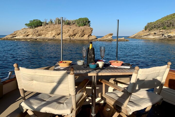 Elba Island - Aperitif on the boat at sunset - private