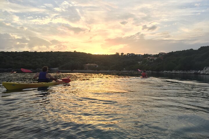 Lefkada Kayak : Explore Blue Cave with a Taste of Greece