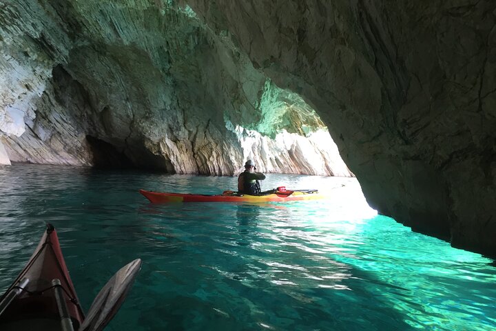 Lefkada Kayak : Explore Blue Cave with a Taste of Greece