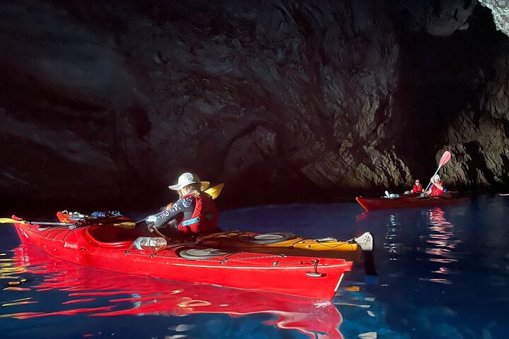 Lefkada Kayak : Explore Blue Cave with a Taste of Greece