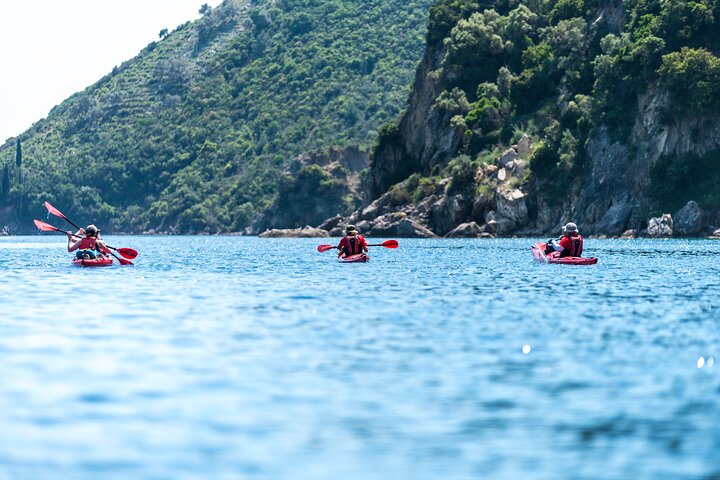 Full-Day Sea Kayaking Tour in Lefkada