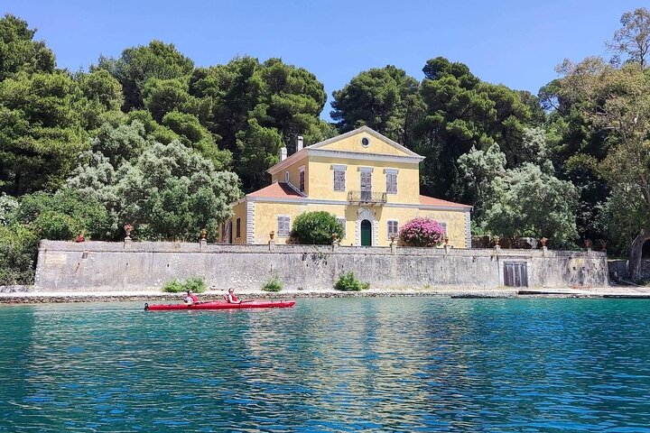 Full-Day Sea Kayaking Tour in Lefkada