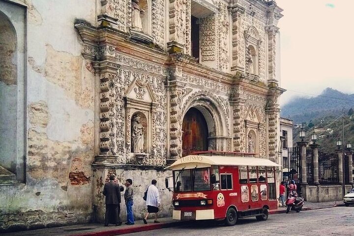 Shared Trolley Adventure: Xela's Memorable Landmarks