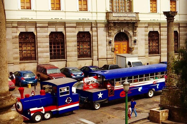 Shared Trolley Adventure: Xela's Memorable Landmarks