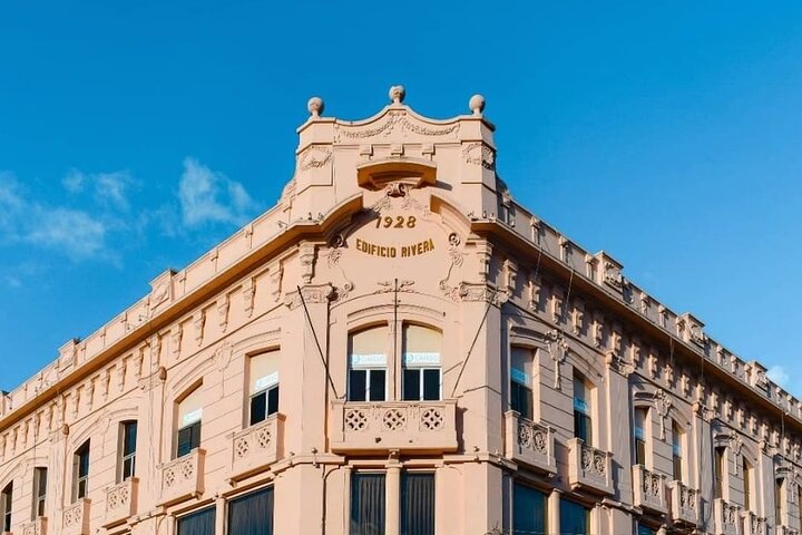 Shared Trolley Adventure: Xela's Memorable Landmarks