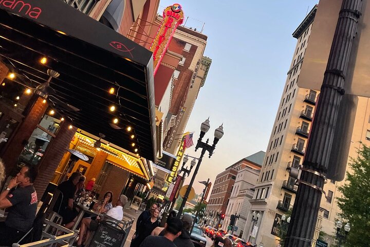 Downtown Knoxville Hidden Tour w/ Ice Cream, Coffee & Tennessee River Gems