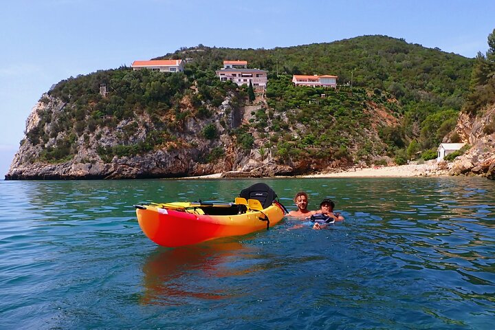 Lisbon: Kayaking and snorkeling in Sesimbra with photos!