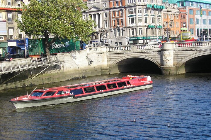 Dublin Sightseeing Cruise on River Liffey with Local Guide