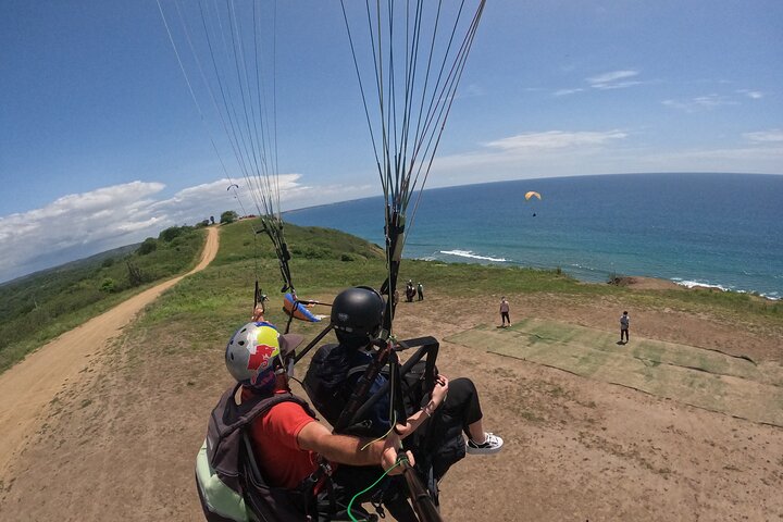 Ecuador Paragliding Montañita