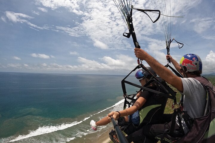 Ecuador Paragliding Montañita