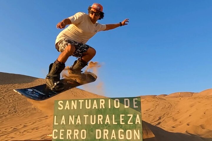 Sandboard activity in Iquique with transfer
