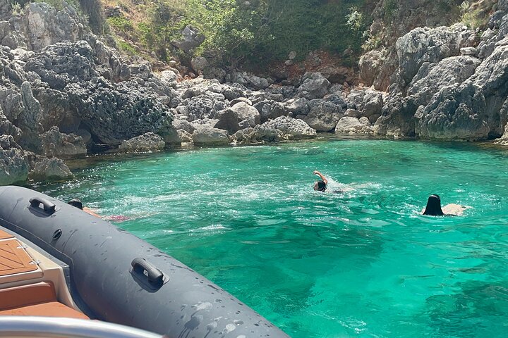 Speed Boat Tour to National Park and Grama Bay