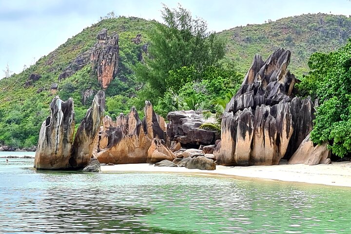 La Digue, Curiuese, St. Pierre, Anse Lazio by boat from Mahe (Private Boat)