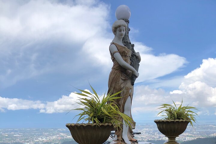 Cebu: Private Twin City Tour +Temple of Leah + Sirao Flower Farm