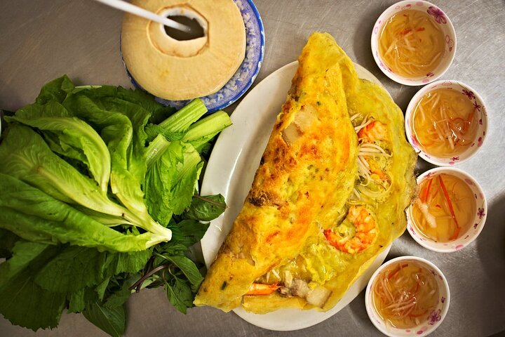 Premium Food Tour Ho Chi Minh City By Motorbike |Saigon Adventure