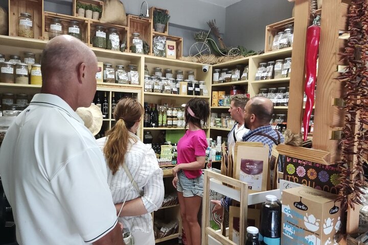 Walking “Food tasting tour” in the town of Chania