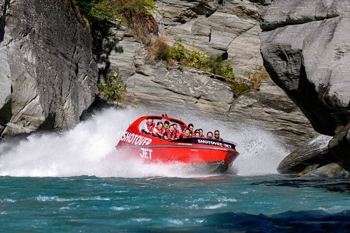 Shotover River Extreme Jet Boat Ride in Queenstown