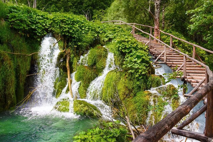 Plitvice Lakes National Park Guided Day Tour from Split