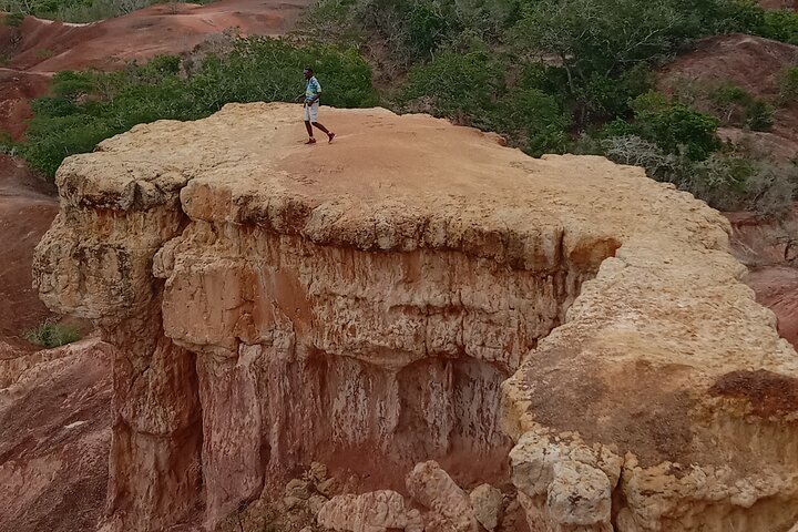 Sand. Canyons. Sunset. Magic. Mambrui & Hell’s Kitchen experience