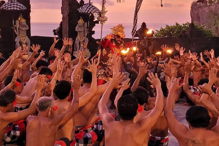 Uluwatu Sunset & Kecak Fire Dance – Private All-Inclusive Tour