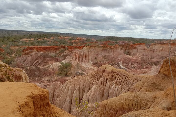 Sand. Canyons. Sunset. Magic. Mambrui & Hell’s Kitchen experience
