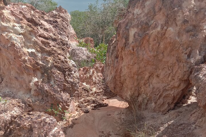 Sand. Canyons. Sunset. Magic. Mambrui & Hell’s Kitchen experience