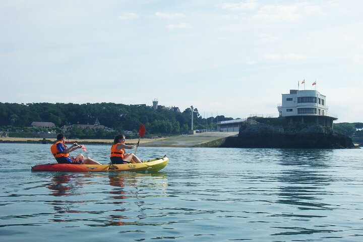 Kayak excursion through the Bay of Santander.