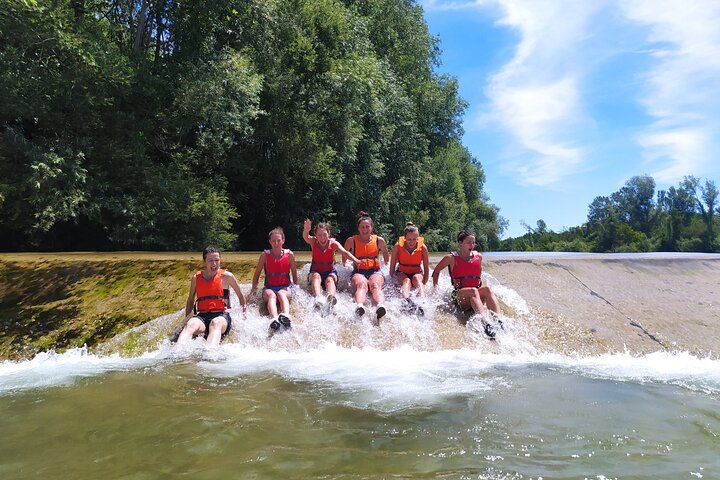 Lucca: kayak tour with aperitif + free souvenir pictures