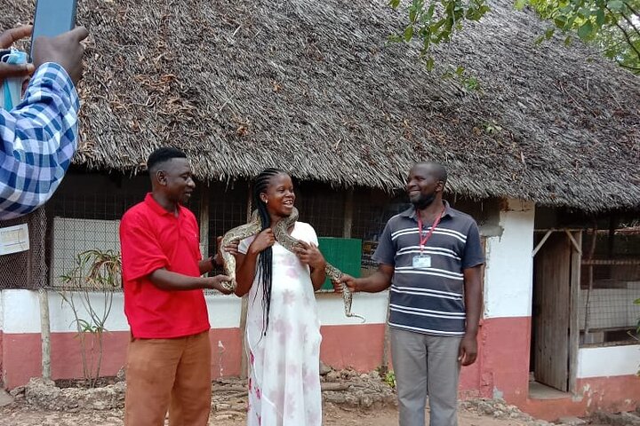Malindi Explorer: City Tour & Mambrui Sand Dunes Adventure