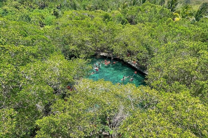 Boat Tour of Three Islands in Holbox with Transportation