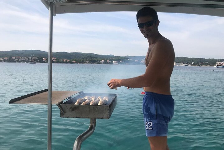 Fish & Fun – Swim, Grill & Chill Korčula Boat Tour