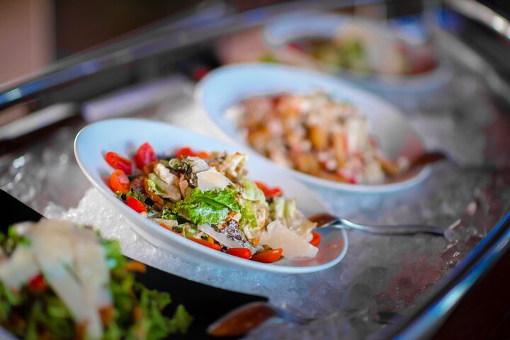 Ocean Vision: Show & Dance Night with buffet, open bar & transfer